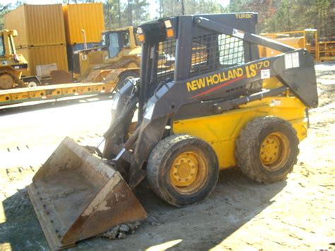 New Holland LS170 skid steer loader: Specifications and 